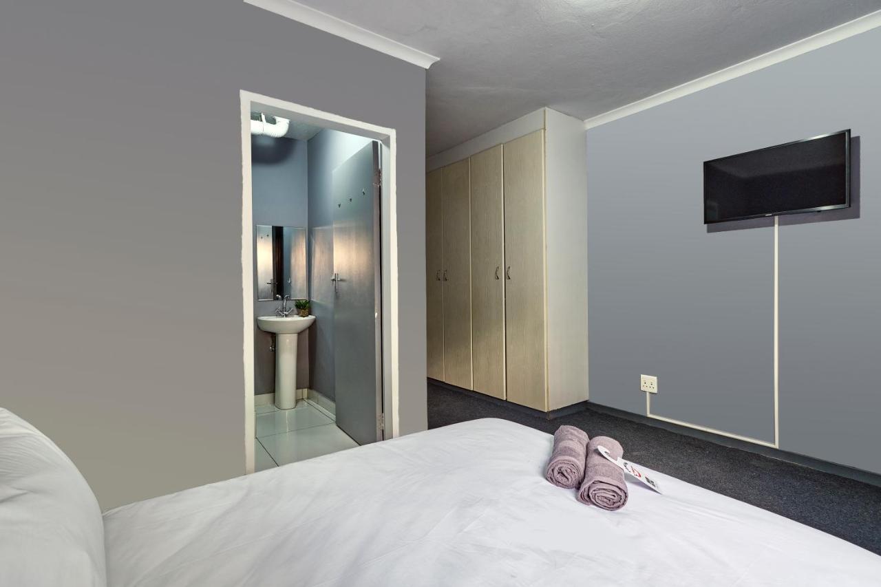 جوهانسبورغ Inn & Out Sandton المظهر الخارجي الصورة